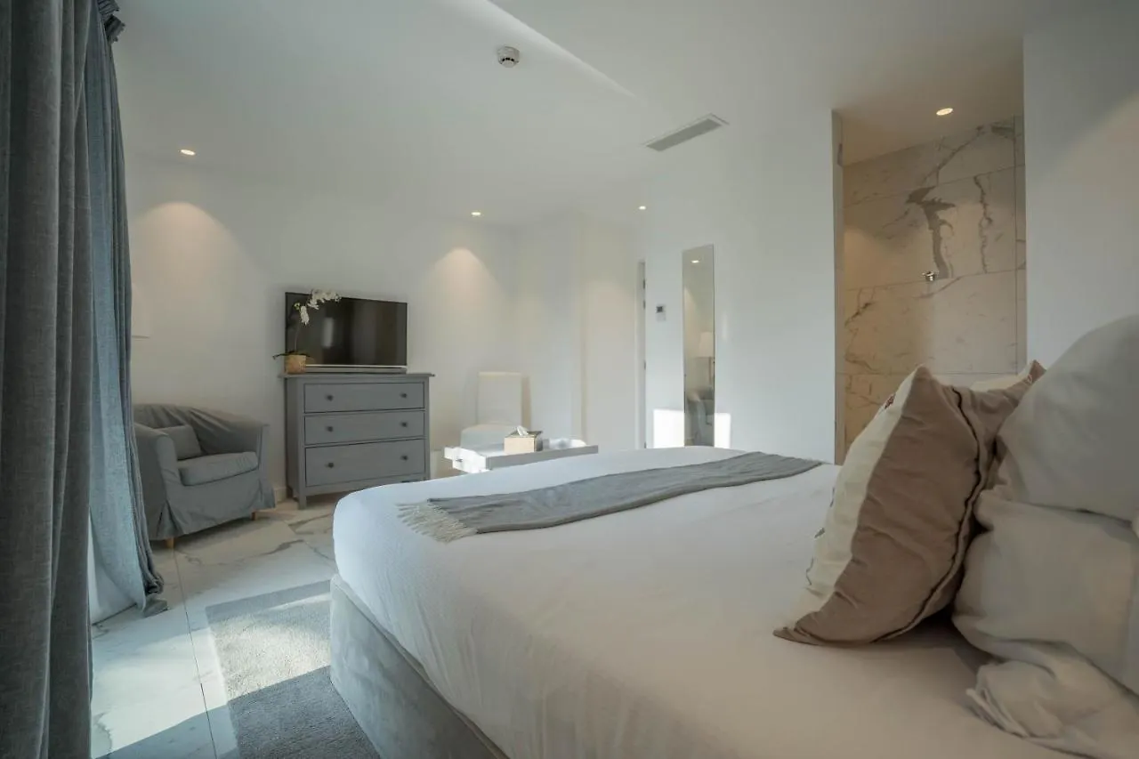 Hotel le Mandala Saint-Tropez 4*,