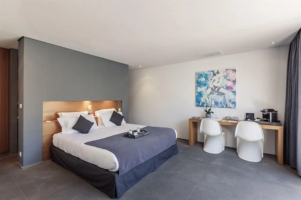 Hotel le Mandala Saint-Tropez 4*,