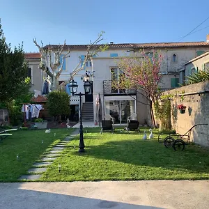 https://les-papalines.aixenprovencehotels.org